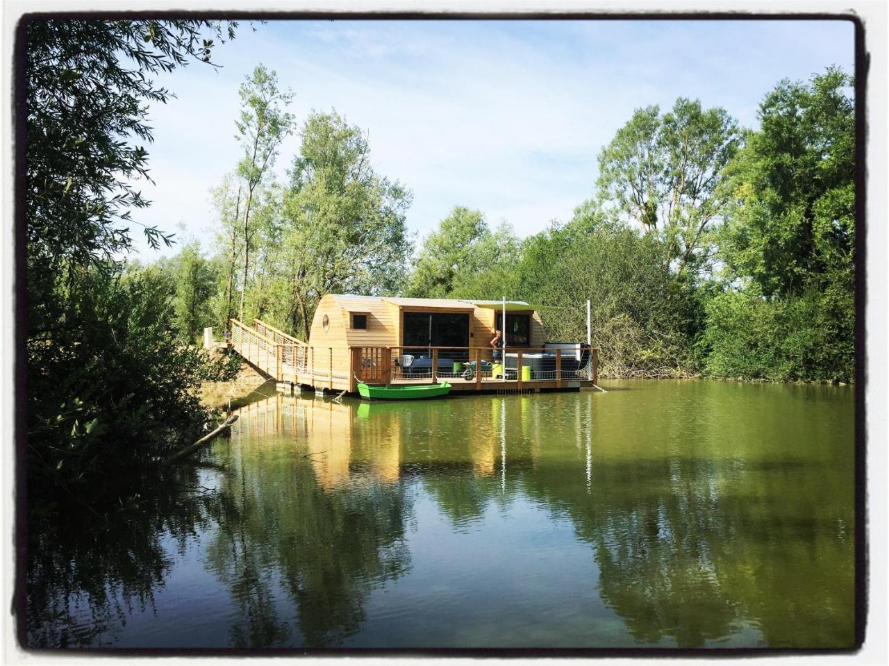 Lodges Des Grands Crus Chablis Exterior photo